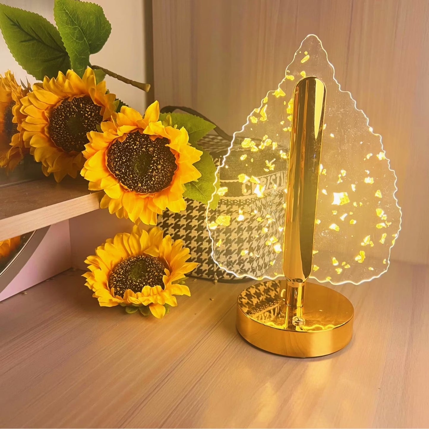 Lampă Decorativă tip Brad, Reîncărcabilă USB, cu Lumină LED Ambientală, Auriu