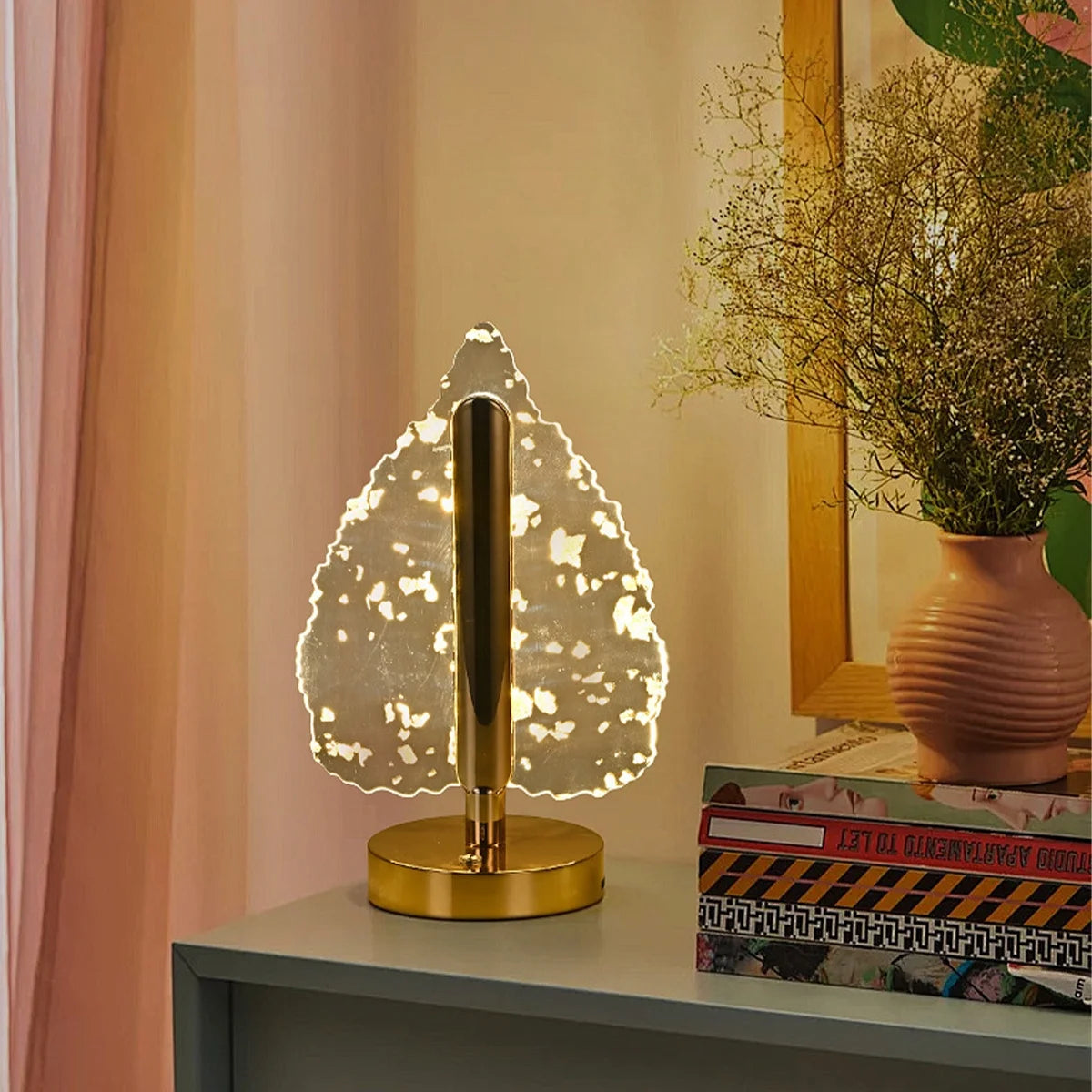 Lampă Decorativă tip Brad, Reîncărcabilă USB, cu Lumină LED Ambientală, Auriu